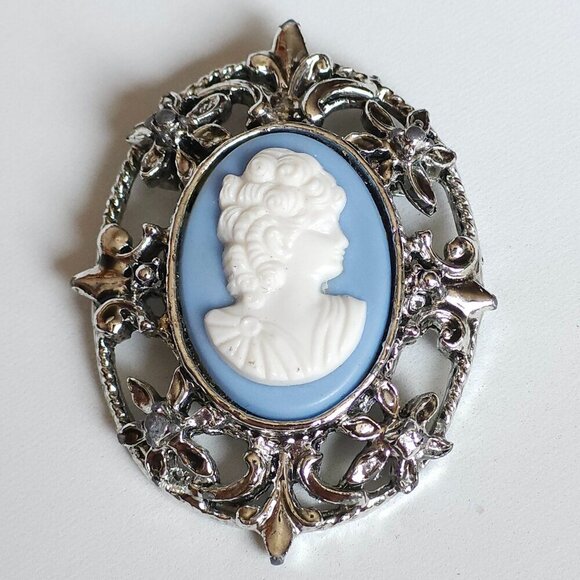 ORNATE VINTAGE Cameo Brooch Pin Back or Necklace Pendant - Picture 1 of 2